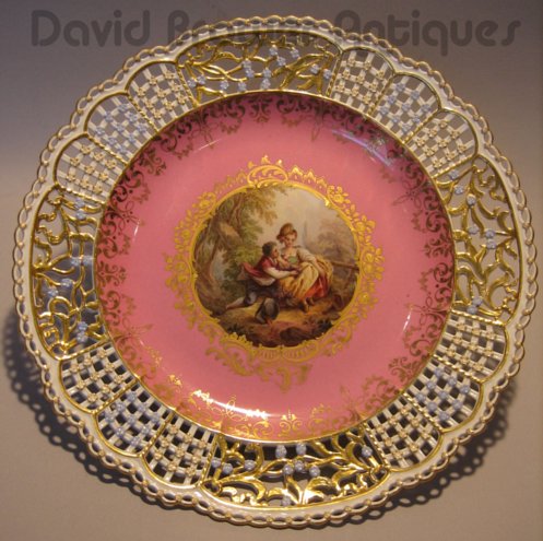 Meissen reticulated plate with Watteau scene